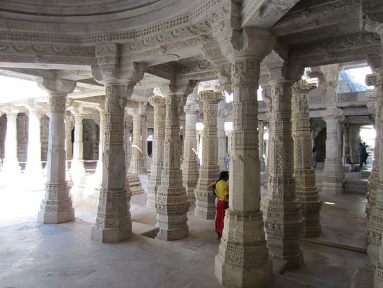 1444 Säulen aus Marmor