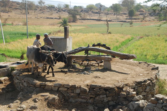 So wird Wasservauf die Felder gepumpt