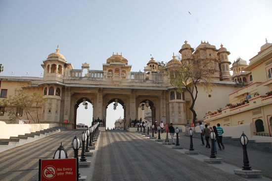 der Eingang zum Palast