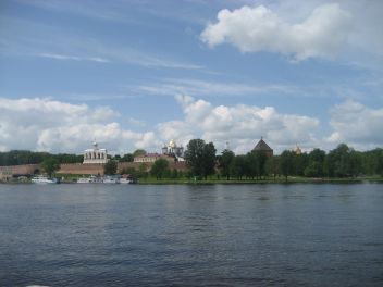 Kreml-Panorama vom gegenüberliegenden Ufer