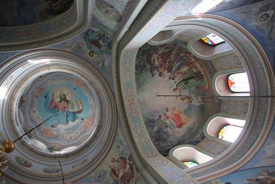 Schöne Malereien verzieren diese von innen