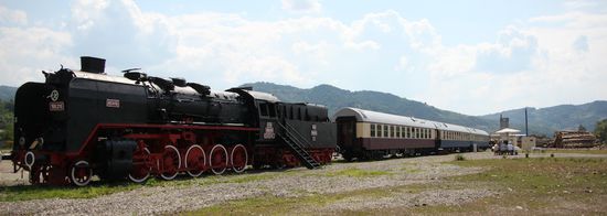 Und hier der Hotelzug mit seiner großen Dampflok