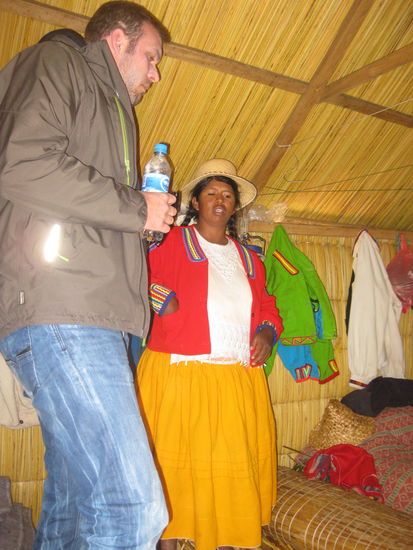 Franz bekommt ein Haus gezeigt