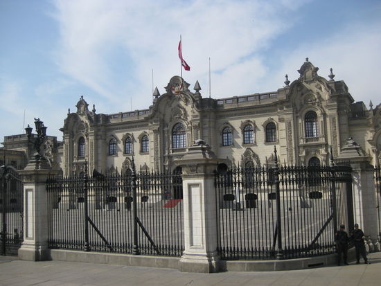 Wachablöse ist immer um 12 Uhr