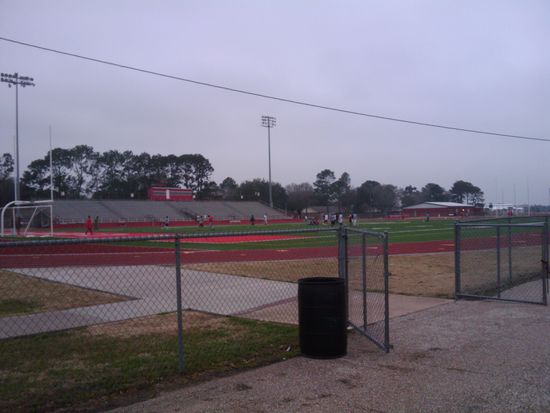 das "Ricebird"-Stadion, neben der Schule
