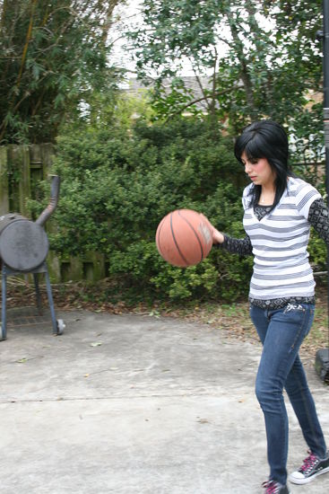 Schmollend am überlegen wie sie den nächsten rein macht.