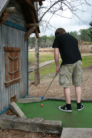Glaubt ihr der wollte in das doofe Loch da rein?!