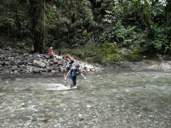 Flussquerung zu Fuss