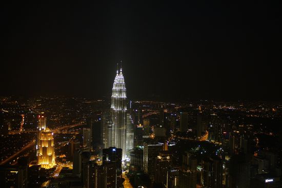Petronas bei nacht