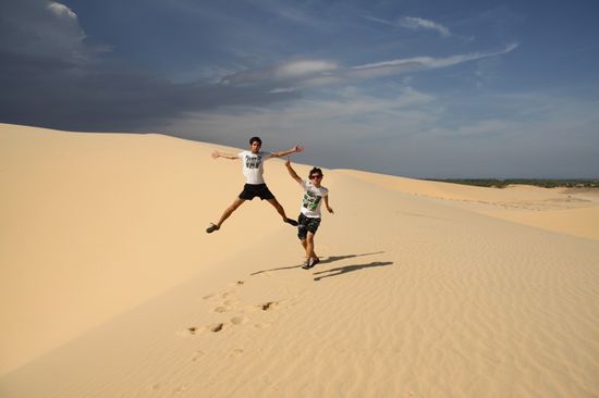 Im Hintergrund ziehen schon dunkle Wolken auf