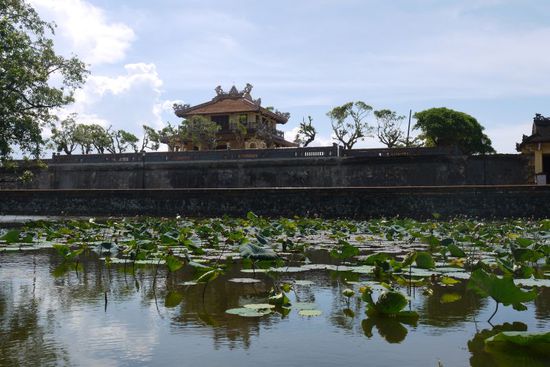 Hinter der zweiten Mauer