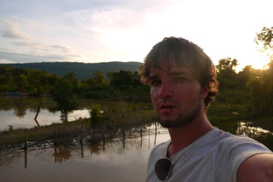 Kurz vor Pakse (fortgeschrittene Augeninfektion)