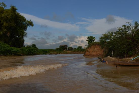 Entlang der Wasserstrasse nach Siem Reap