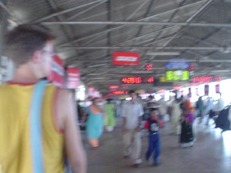 Bandra Bahnhof zu seinen "leeren" Zeiten!