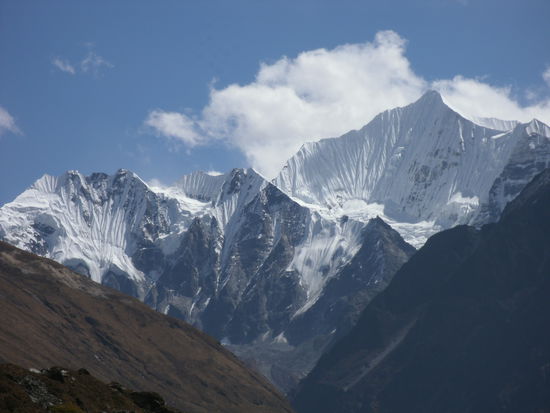 Berge Richtung Kanjin Gompa... hopphopp, hoeher, hoeher!
