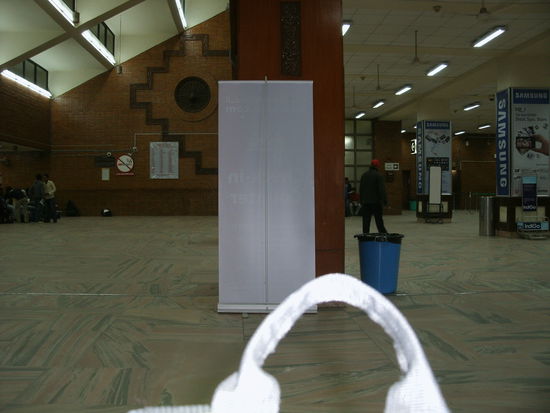 hmpf, die 5 Stunden Aussicht am Flughafen Kathmandu. Und nein: nix zu essen und kein Käffchen