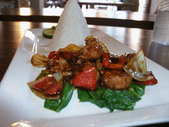 Black Pepper Beef im ARTINI (Jl Anoman / parallel zur Jl Monkey Forest Road)