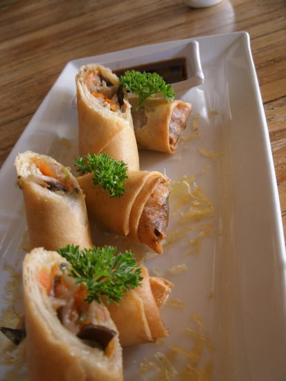 Frühlingsrollen im ARTINI (Jl Anoman / parallel zur Jl Monkey Forest Road)