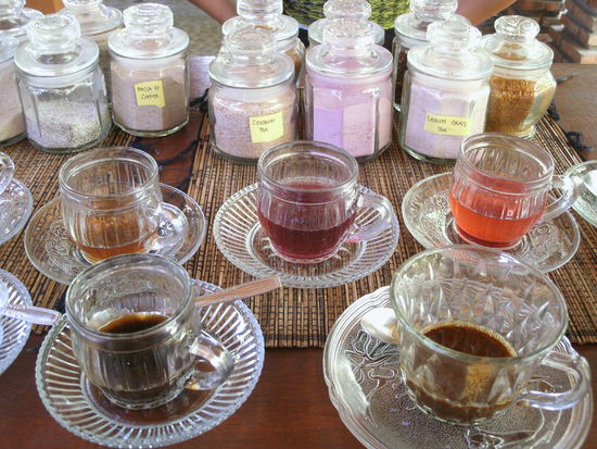 Wir testen uns durch alle Tee- und Kaffeesorten