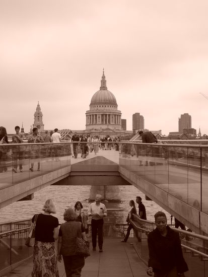 St. Paul's Cathedral + Millenium Bridge