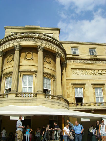 ...von hinten. leider konnte man innen nicht fotografieren.