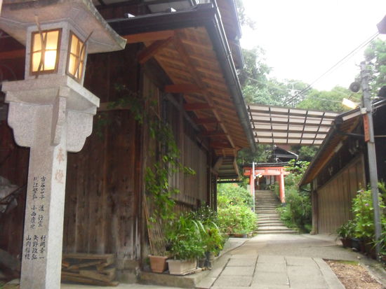 Zwischendurch gab es auch immer mal ein paar Hütten, in denen kleine Cafés waren, die wir aber nur geschlossen gesehen haben...