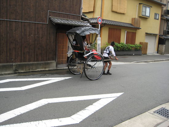 Nicht nur in Gion, auch in Tokyo sehr verbreitet: die Jinriksha