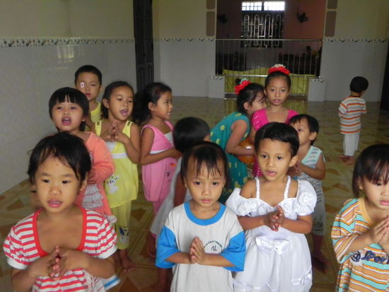 Besuch im Waisenhaus