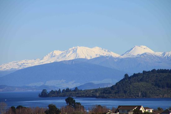 erinnert mich fast an zuhause (ans Salzkammergut) - Lake Taupo &amp; Berge im Tongariro National Park