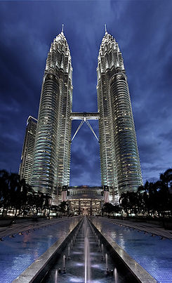 Petronas Towers bei Nacht