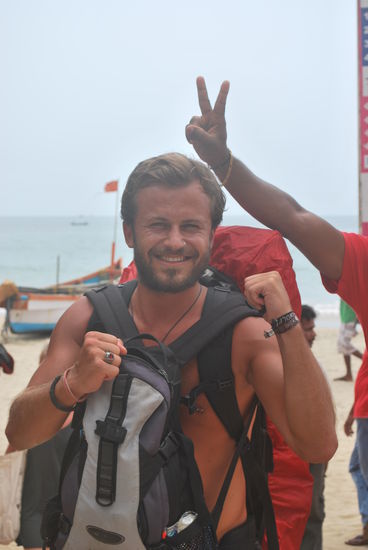 Nach langem handeln fand ich dann auch ein Taxi, welches mich für 600Rs von Palolem zum Dabolim Ariport gefahren hat.