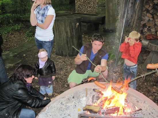 Das letzte Mal im Wald grillieren mit Freunden...