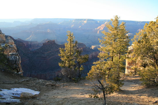 hier liegt noch Schnee