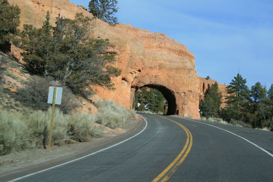 Die Strasse hat hier ein paar besondere Tunnel...