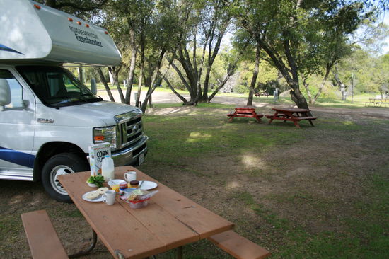 Frühstück sehr gesund und bei strahlendem Sonnenschein...