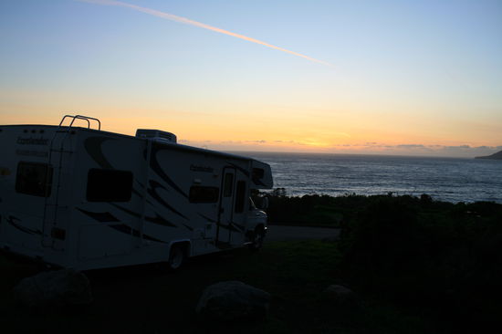 Gute Nacht bei Wellenrauschen und Sonnenuntergang auf dem Campground in Kirk Creek 
