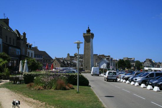 Mitten in der Stadt steht u.a. auch ein Leuchtturm.