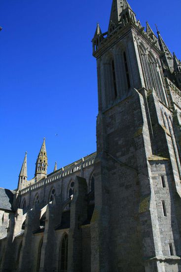 Die wuchtige Kathedrale in St. Pol de Léon.