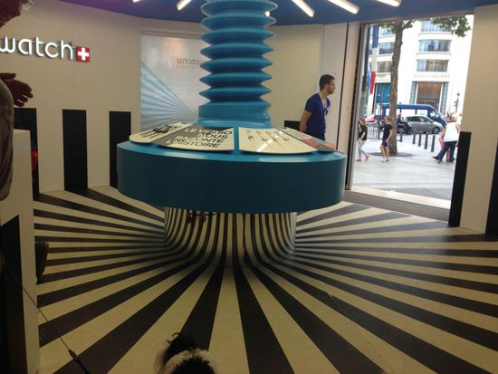 Cooler Eingangsbereich vom Swatch Store.