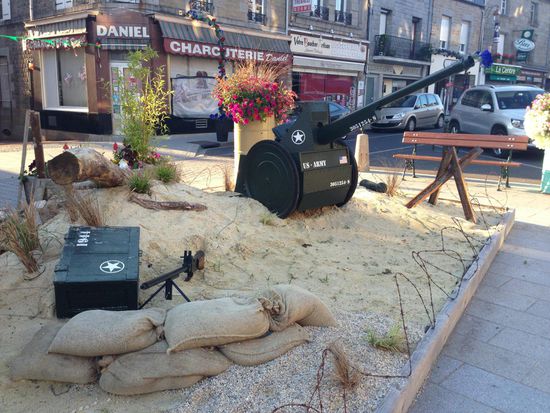 Die Stadtdeko zum 70. Jahrestag der Befreiung durch die Alliierten.