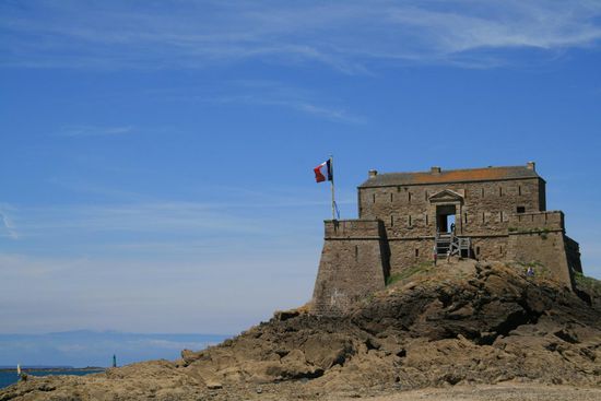 Die Trikolore weht, also ist der Weg frei...