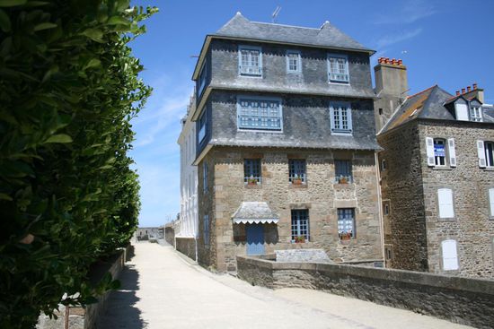 Die ehemaligen Korsarenhäuser der Stadt Saint Malo.