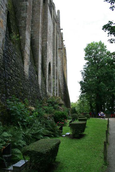 Auf einer der unzähligen Ebenen in dieser Anlage.