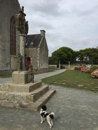Jede Kirche hat ein Calvarienkreuz.