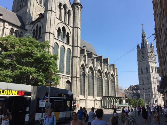Die Kathedrale.