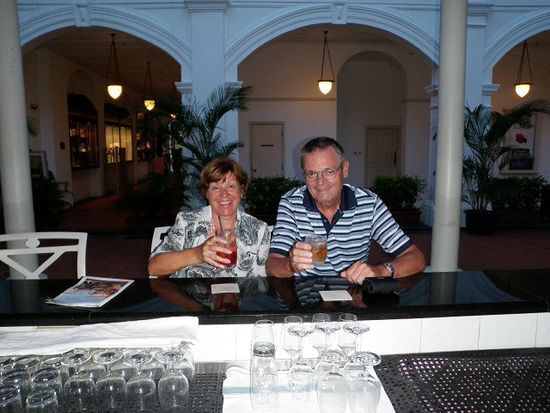 Ein Apero im Raffles muss sein (ohne Rucksack)
