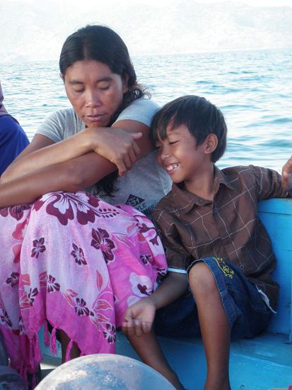 Beinahe 90% der Bevölkerung (ueber 3 Mio.) auf Lombok sind Sasak, eines der zahlreichen Urvölker Indonesiens.