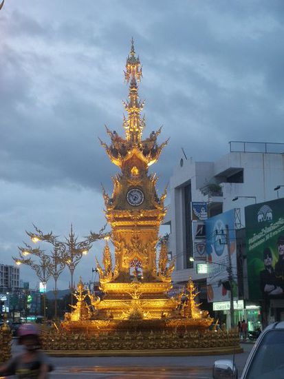 Der neue Clock Tower von Chiang Rai, einiges imposanter....