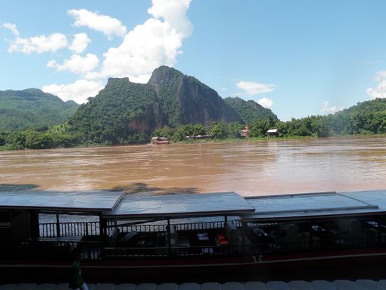 Die Luang Say auf dem Weg nach Luang Prabang.