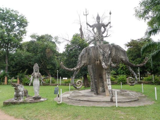 Und die ganzen Strapazen für den Buddha Park - eine schräge Sehenswürdigkeit!